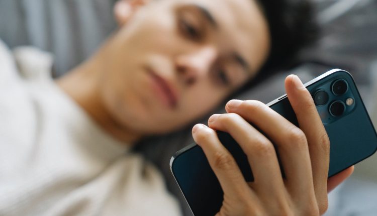 dijital yasam tarzi internet bagimliligindan nasil kurtulunur